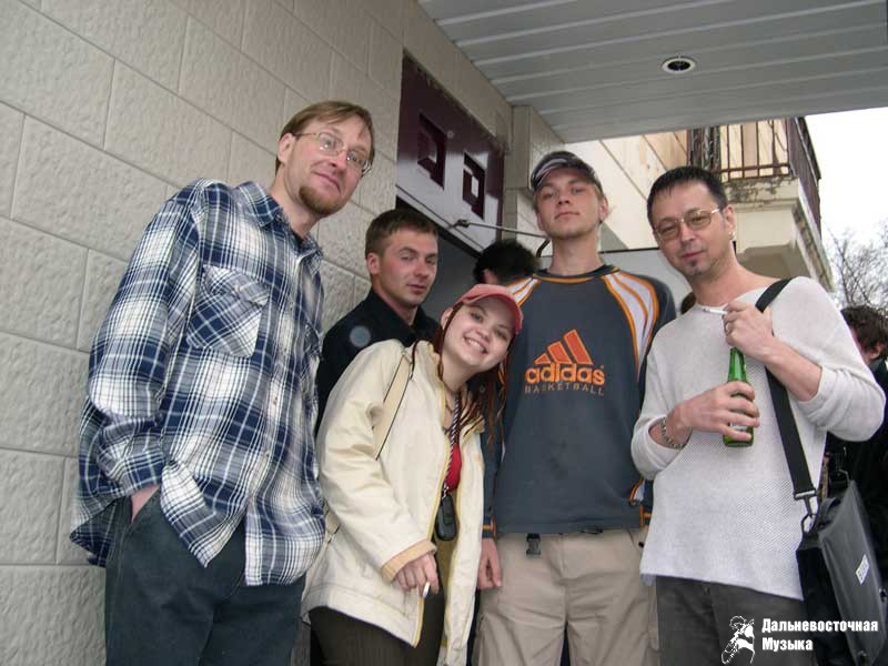 ���-��������� � ���-���� People. ���������, 3 ��� 2004 �. - 2