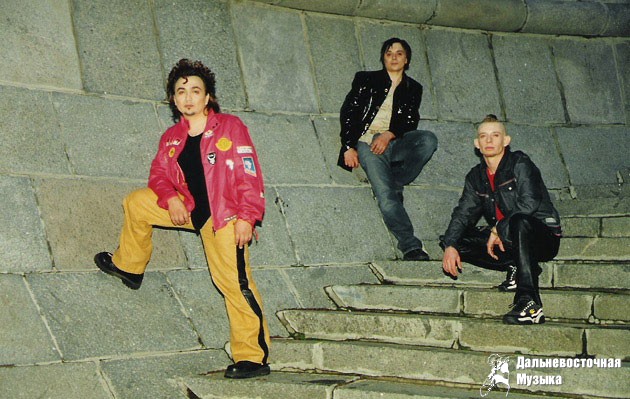 ���������� �� NOX MUSIC, ��� 2001 �.